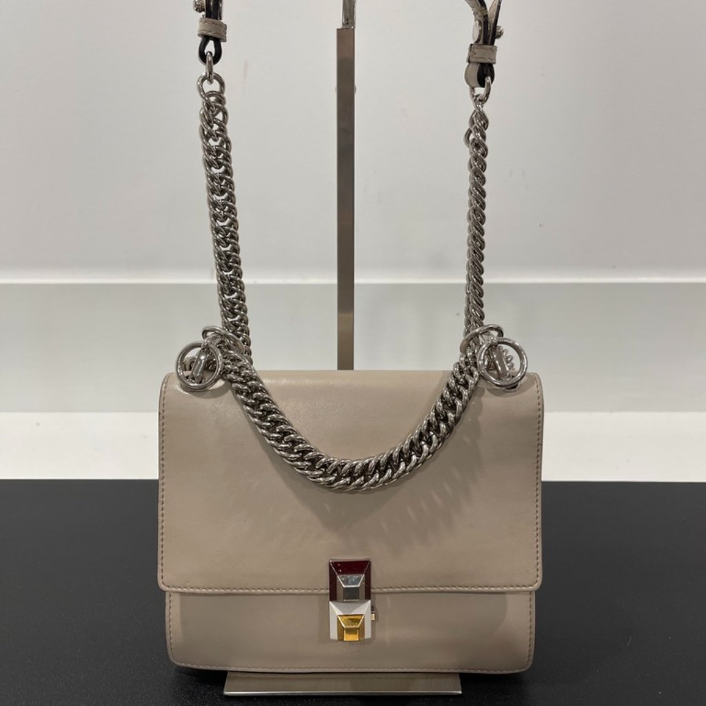 Fendi Vitello Liberty Studded Small Kan 2-Way Leather Shoulder/Hand Bag (Jb1304)